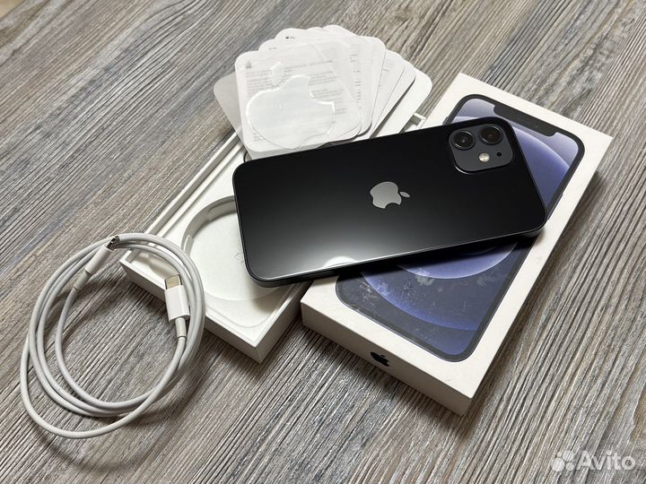 iPhone 12, 64 ГБ