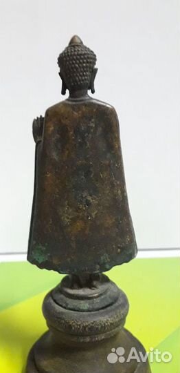 Старинная буддистская статуэтка