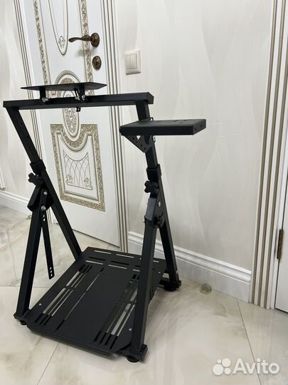 Стойка для игрового руля