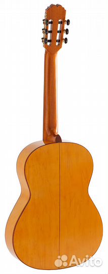Классическая гитара Admira Triana