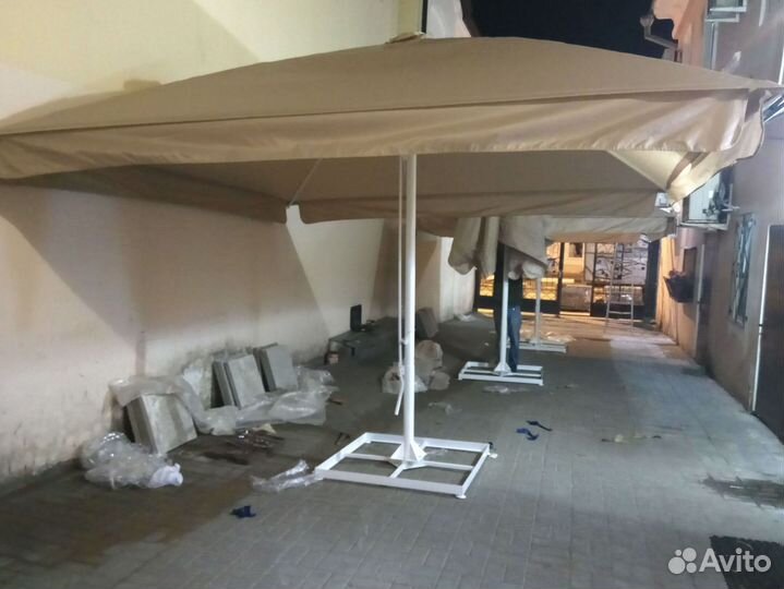 Зонт уличный для летнего кафе