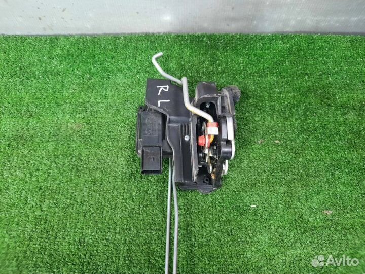 Замок двери задний левый Kia Rio 3 Ub 11-17