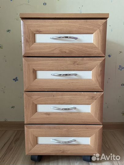 Набор мебели для 2-3 школьников