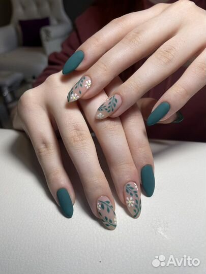 Мастер маникюра