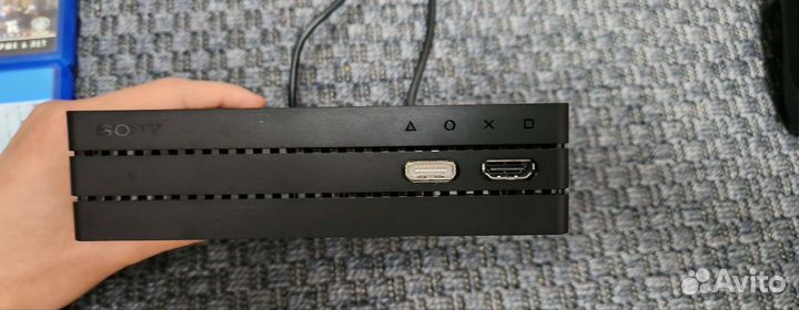 Ps4 pro 1tb кастоманя с vr джойстиками и играми