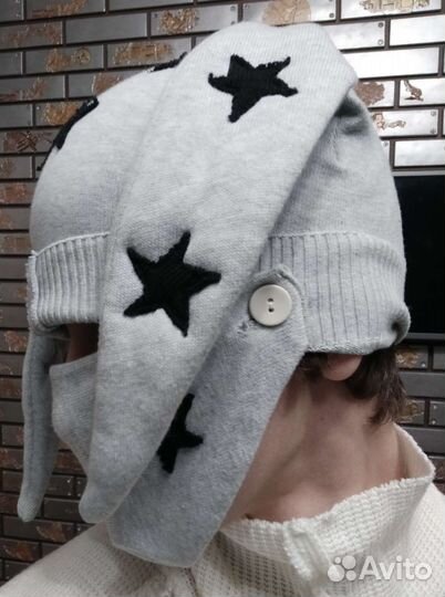 Серая шапка с маской и кроличьими ушами