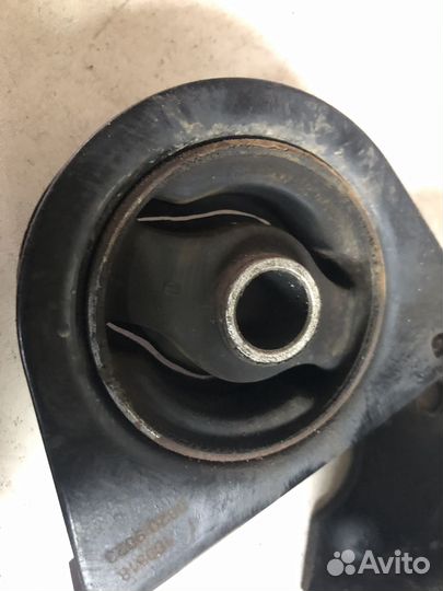 Опора двигателя Mitsubishi Lancer 9