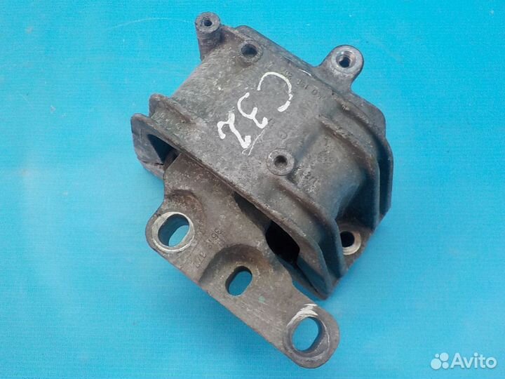 Опора двигателя (подушка) правая volkswagen Passat