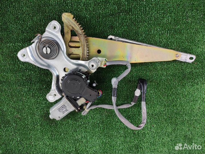 Стеклоподъемник задний левый Lexus RX300 (MCU15)