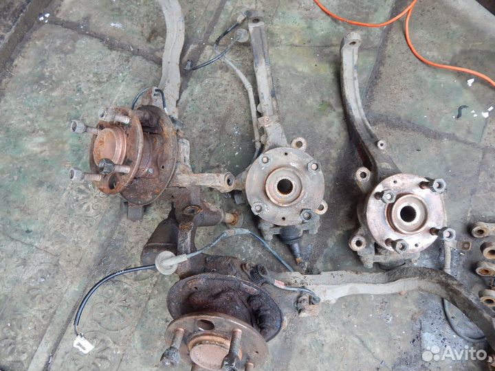 Поворотный кулак задний Kia Magentis 2005