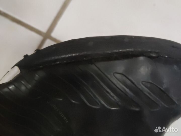 Футзалки, бутсы, шиповки