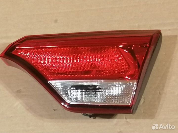 Фонарь в крышку задний правый Kia Rio Седан 4