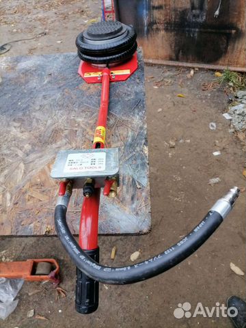 Домкрат подкатной пневматический