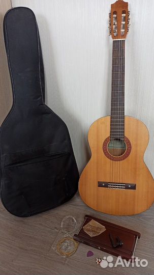 Классическая гитара yamaha c40m