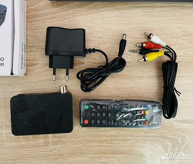 Тв приставка 100+ каналов без интернета