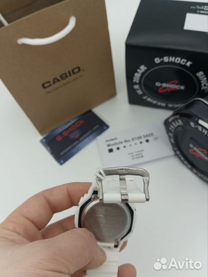 Часы Casio G-Shock GA-2100: белоснежный дизайн