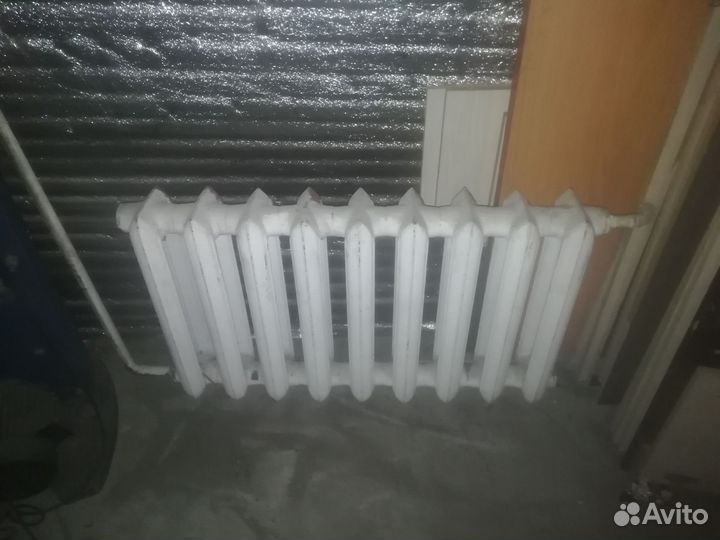 Продам чугунные батареи