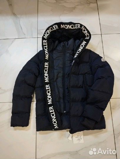 Пуховик Moncler