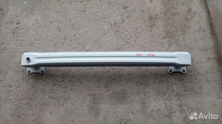 Усилитель заднего бампера Skoda Yeti