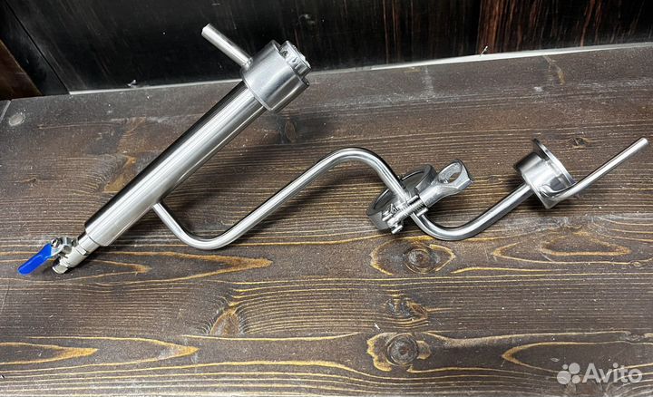 Попугай на клампе, поворотный