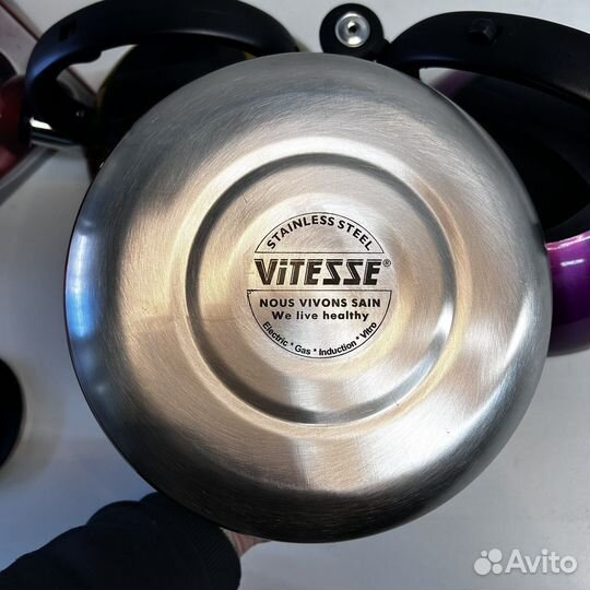 Чайник со свистком новый эмалированный