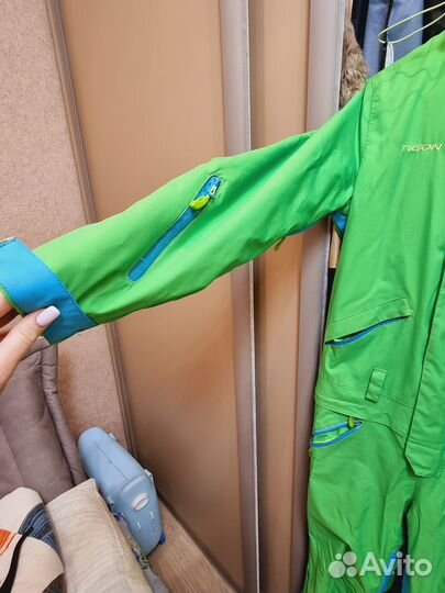 Сноубордический комбинезон