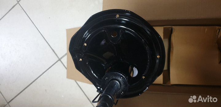 Продаю новые амортизаторы передние и задние на kia