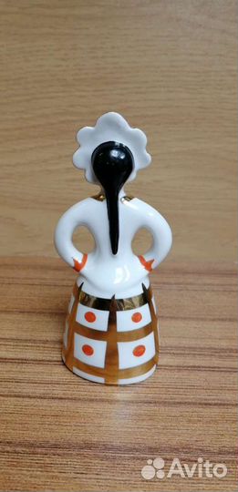 Фарфоровая статуэтка - фарфор