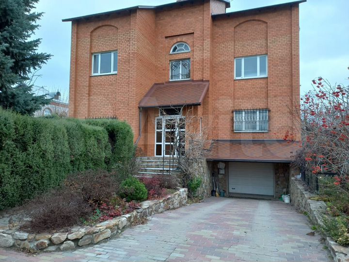 Коттедж 420 м² на участке 5 сот.