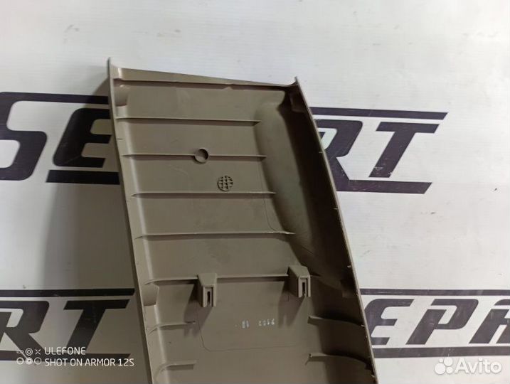 Обшивка центральной стойки правая Audi A4 Allroad