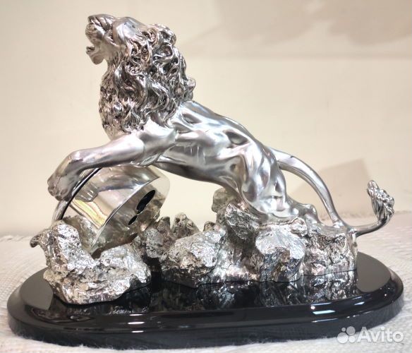 Часы настольные Лев