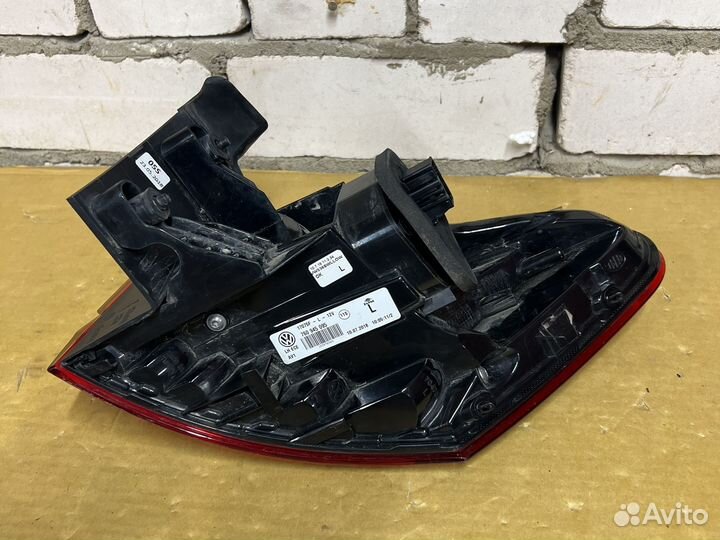 Фонарь задний левый VW Touareg 3 CR7