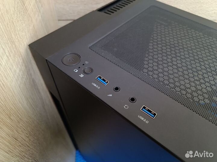 Корпус Thermaltake View 200 TG