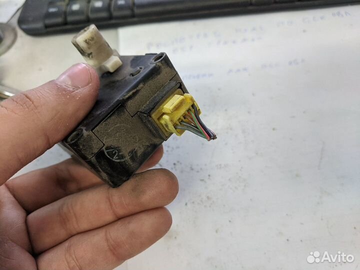 Моторчик заслонки отопителя Audi A8 D2