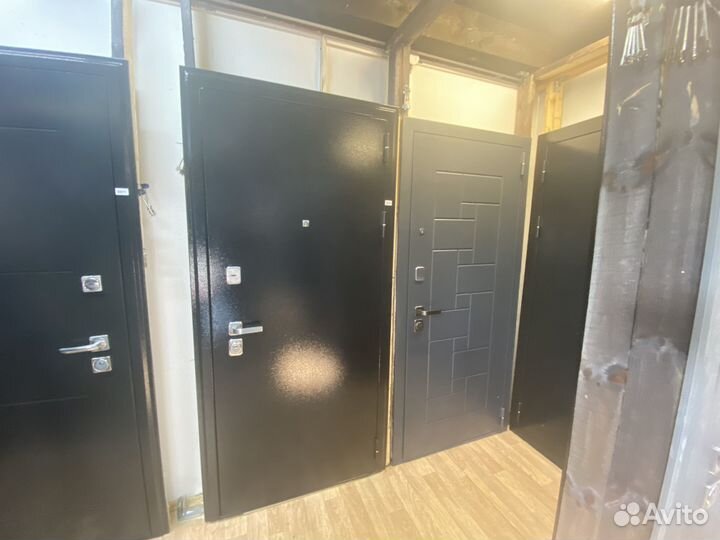 Дверь входная в квартиру