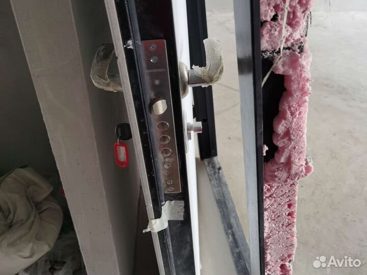 Продам дверь входную для квартиры