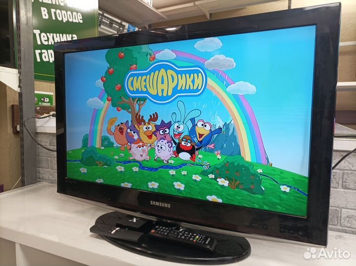 Большой красочный SMART TV Samsung, 81 cm, Wi-Fi