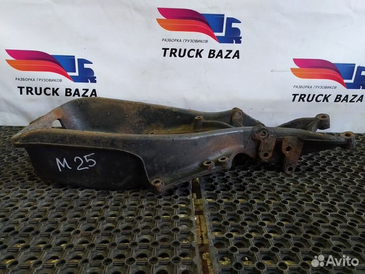 81436400247 Кронштейн переднего амортизатора