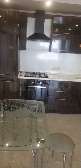 2-к. квартира, 74 м², 9/9 эт.