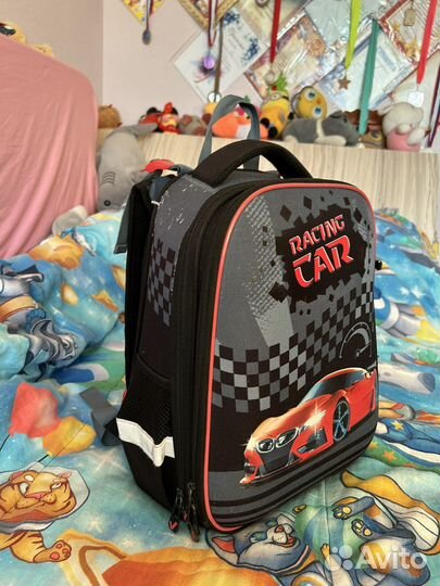 Ранец школьный для мальчика в отличном состояние
