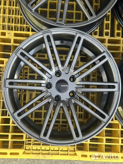 Диски R18 8J 5X114.3 et35 Vossen CV4