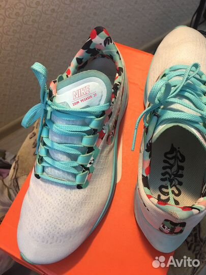 Кроссовки женские 38 размер