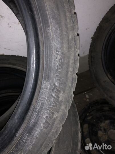 Yokohama Ice Guard IG30 215/50 R17