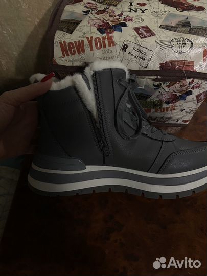 Ботинки зимние,новые,неношенные