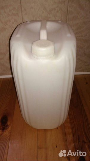 Канистра пластмассовая