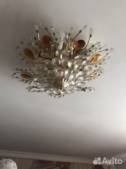 Продам люстру
