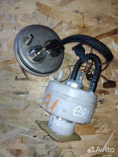 Топливный насос с датчиком уровня правый Bmw 328Xi