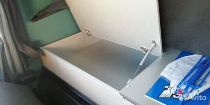 Вещевой ящик спальника в кабину фуры