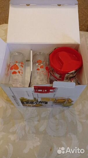 Кувшин со стаканами стекло