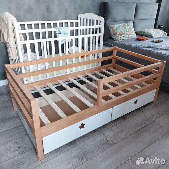 Детская кровать из бука